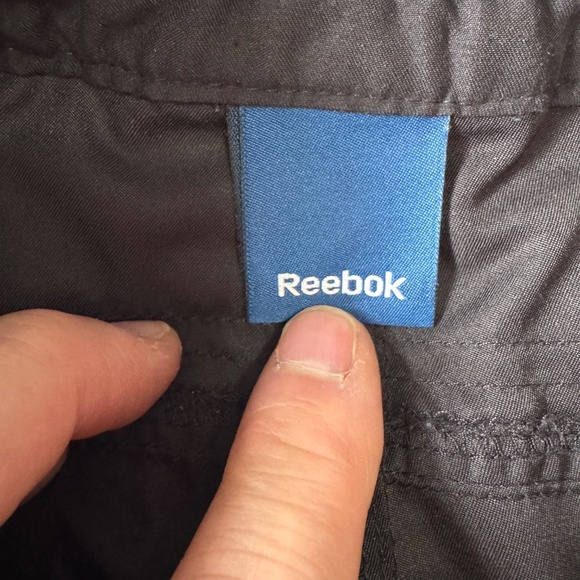 Reebok Men's Performance‎ Track Style Capri Pants Black Small Athleisure Hiking - Picture 6 of 16